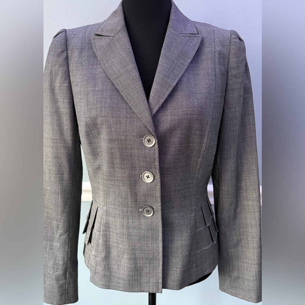 Tahari Classic Gray Suit Jacket 8